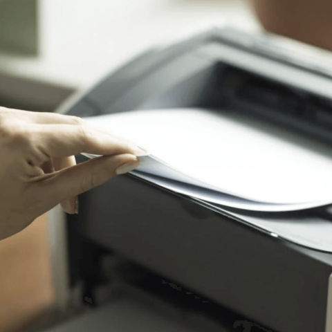 10 Cara Mengatasi Kertas Nyangkut di Printer, Jangan Sampai Rusak!
