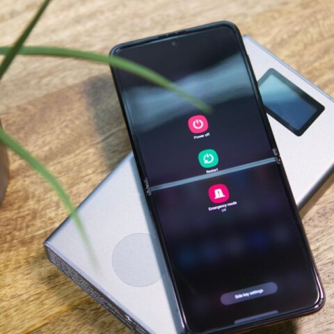 Cara Mematikan Dan Restart Samsung Galaxy Z Flip Dengan Mudah