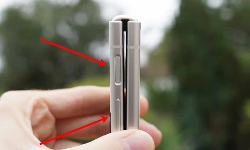 Pakai Tombol Power + Tombol Volume Bawah - restart Samsung Galaxy Z Flip 3