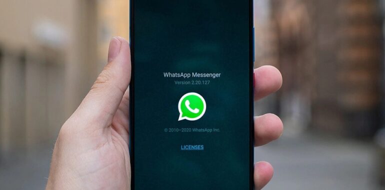 WhatsApp messenger splash screen