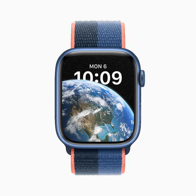 Apple WWDC22 watchOS 9 Astronomy face 220606 inline.jpg.large