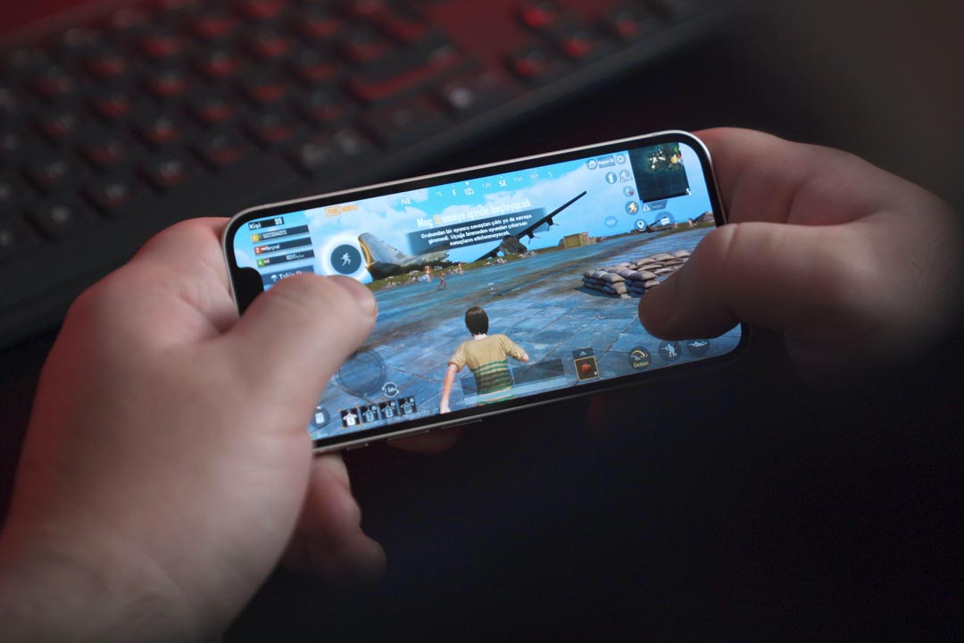 gaming on phone