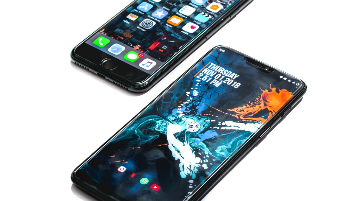 gambar iPhone dan ponsel Android