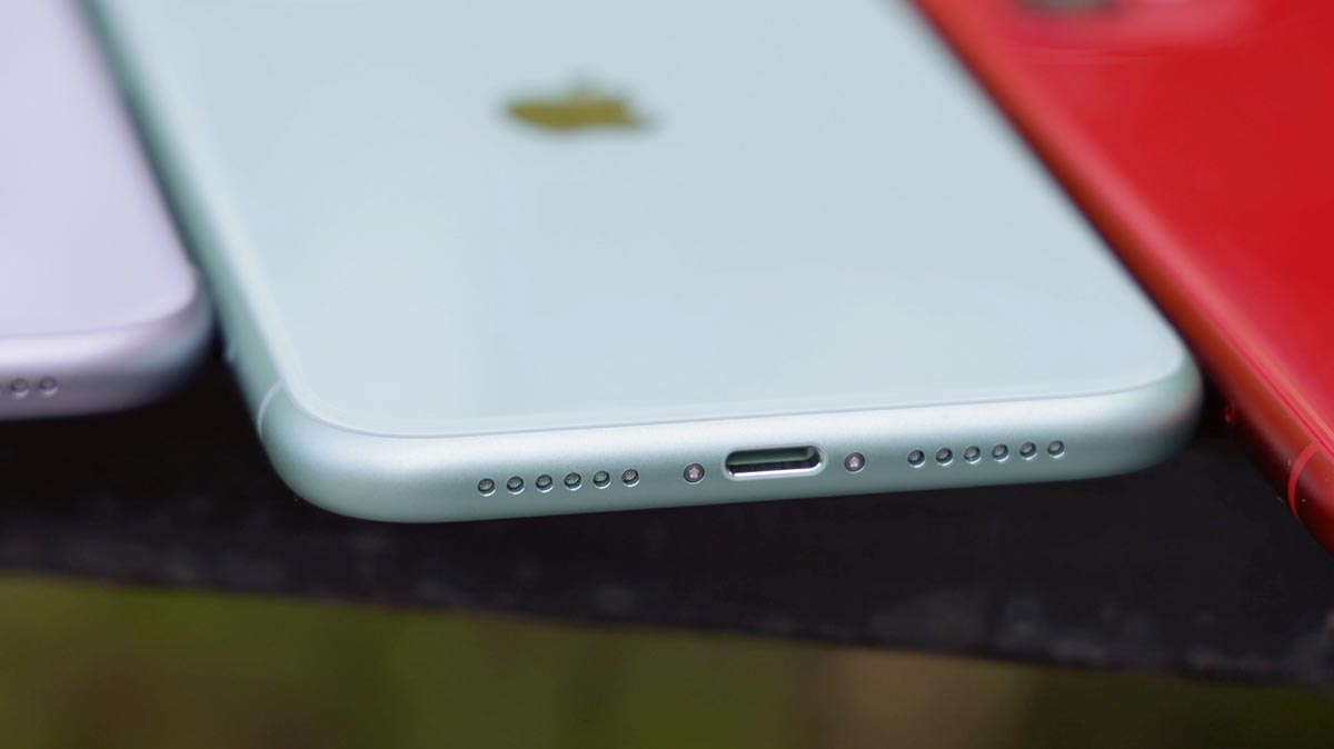 colokan lightning iPhone