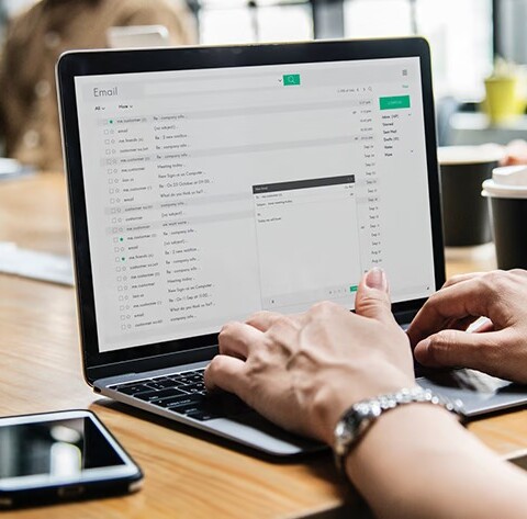rekomendasi laptop bisnis terbaik