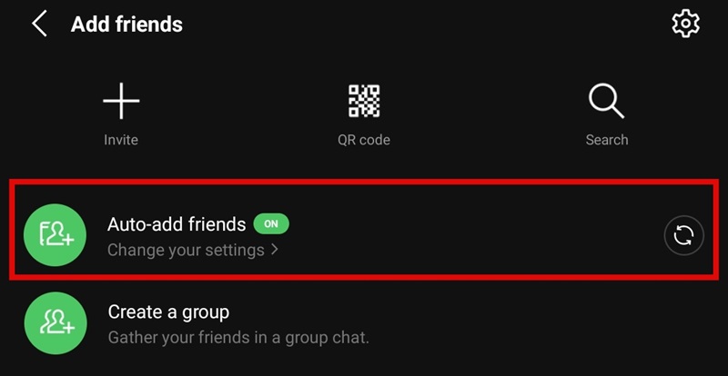 Melalui sync kontak (auto-add friends)
