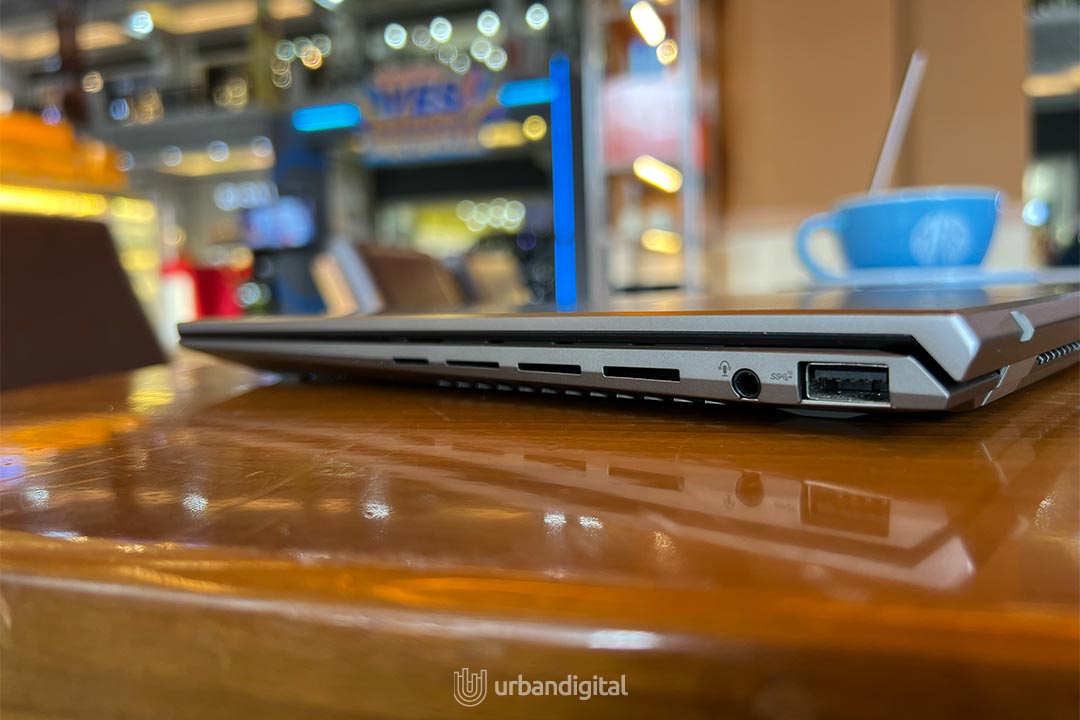 colokan asus zenbook 14x oled space edition 01