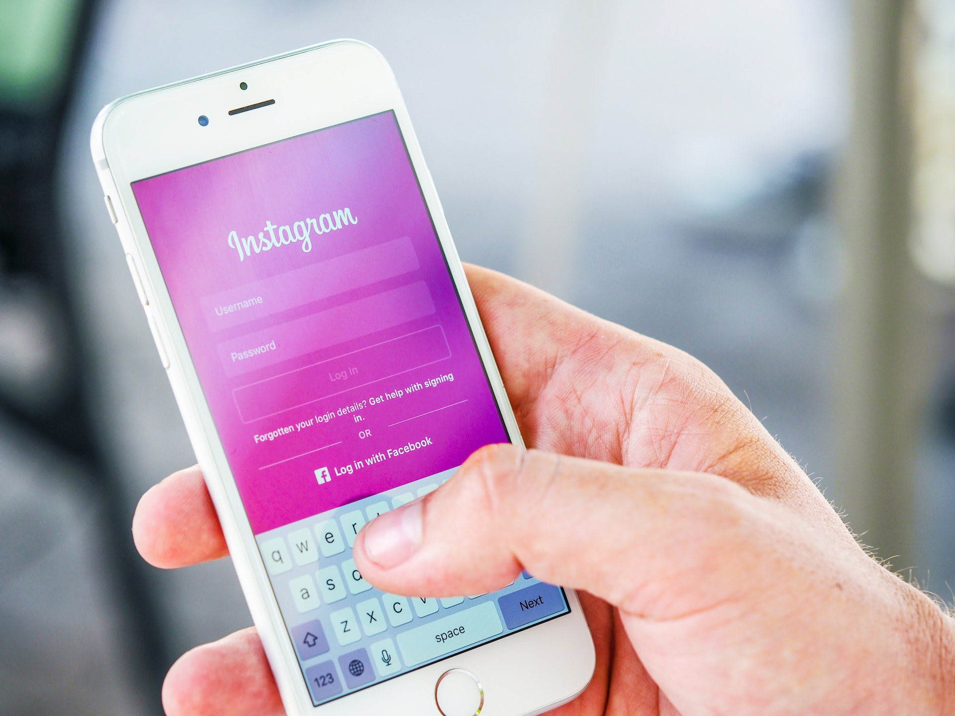 Bagi kamu yang ingin mengetahui cara mengembalikan akun Instagram yang lupa semuanya, berikut ini langkah yang dapat kamu coba untuk mengembalikan akunmu.