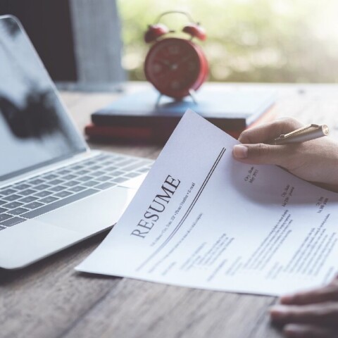 Aplikasi Pembuat CV Online
