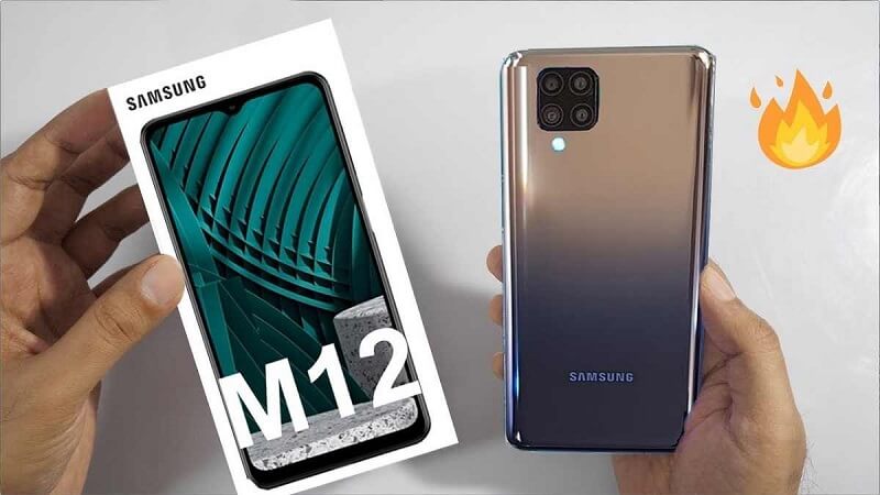 Layar dan Desain Samsung M12