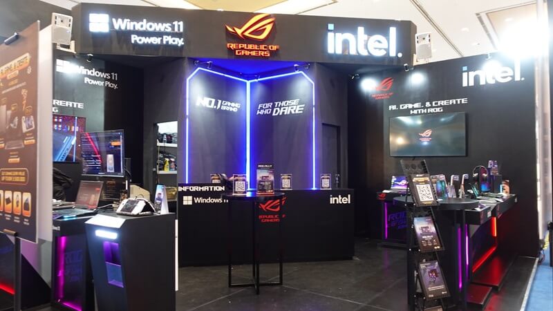 ASUS ROG booth