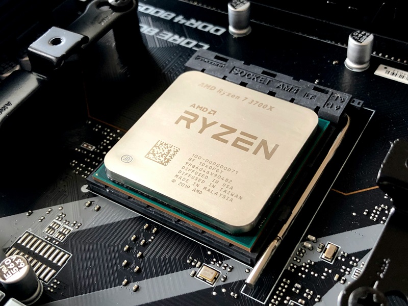 Foto processor terbaru dari Intel dan AMD