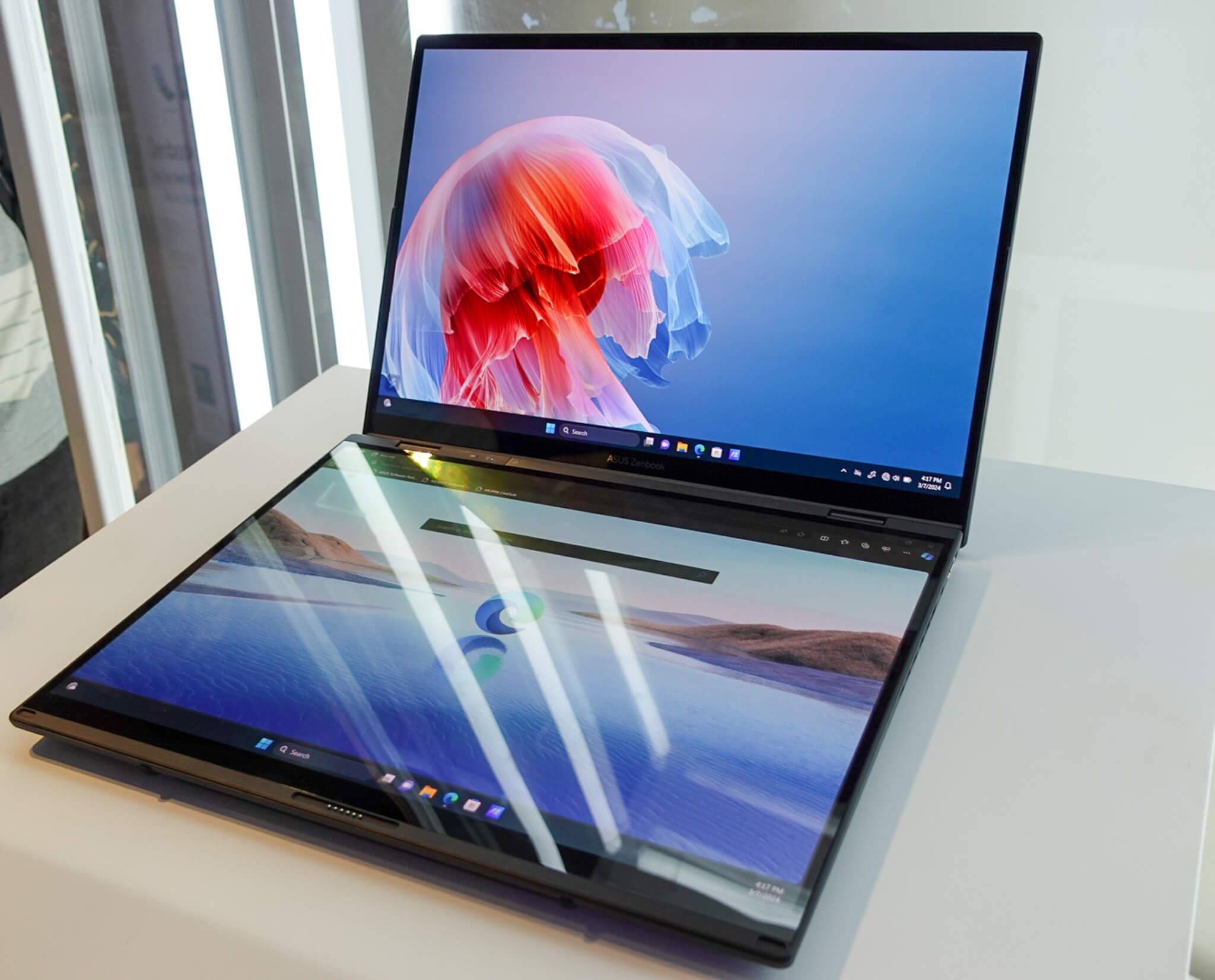 4 Kelebihan Laptop ASUS Zenbook Duo 2024, Laptop AI Punya Dua Full Layar