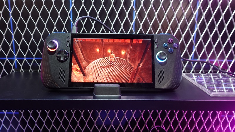 ROG Ally X Handheld Gaming PC Paling Powerful