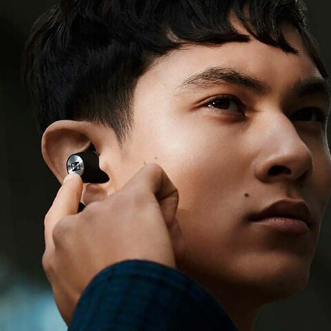 SENNHEISER Momentum earbuds dengan bass mantap