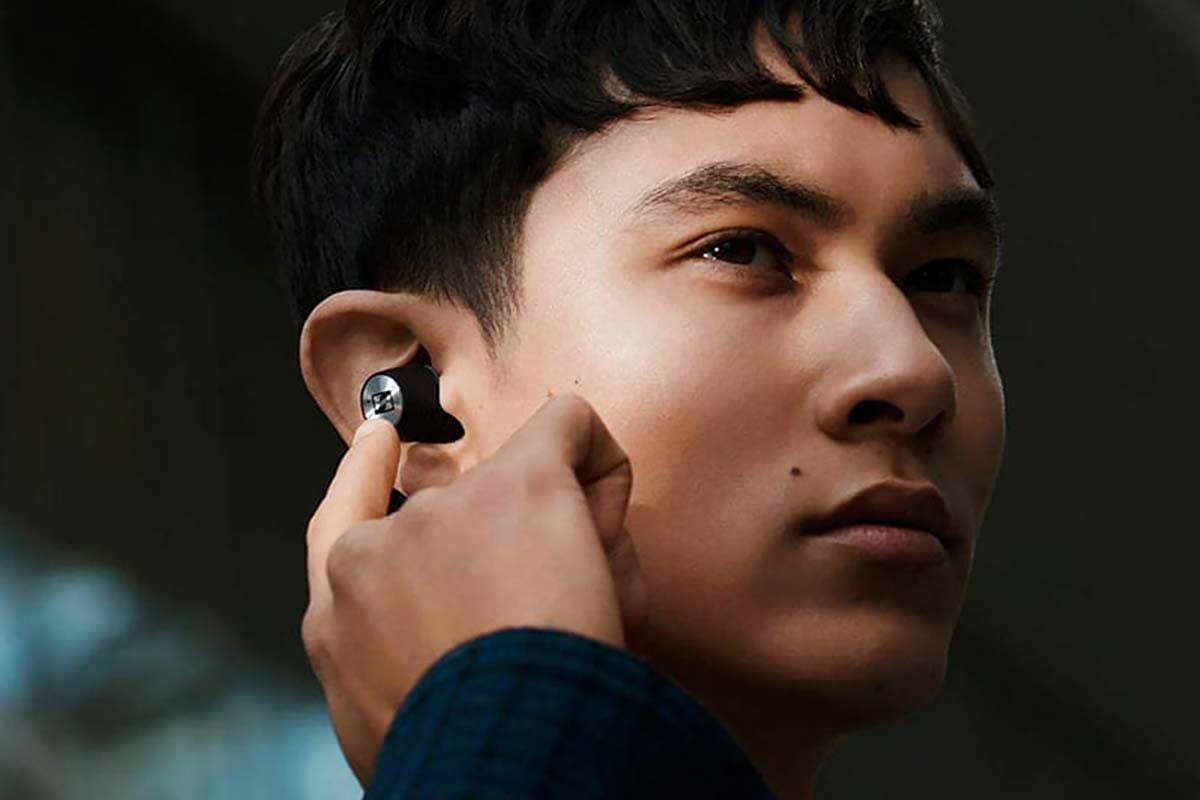 SENNHEISER Momentum earbuds dengan bass mantap