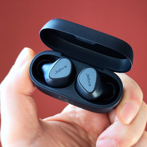 jabra elite 4, salah satu earbuds di harga 1 jutaan
