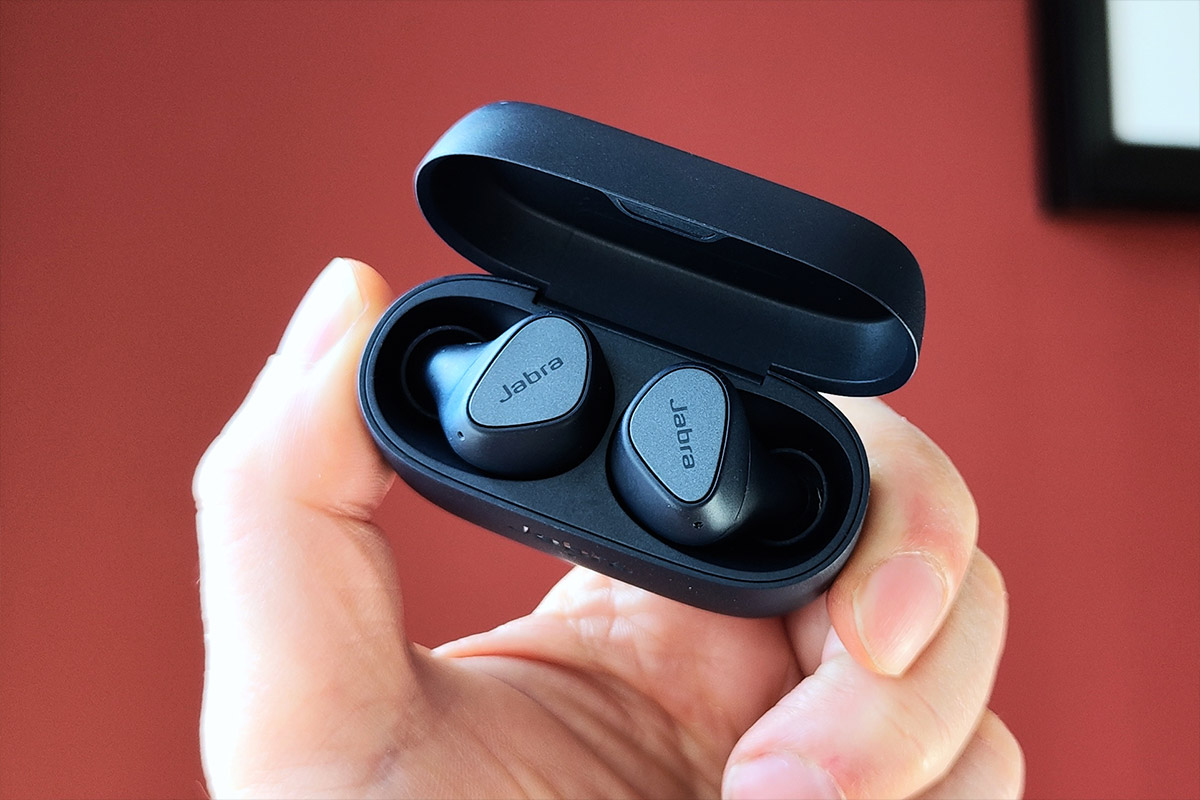 jabra elite 4, salah satu earbuds di harga 1 jutaan