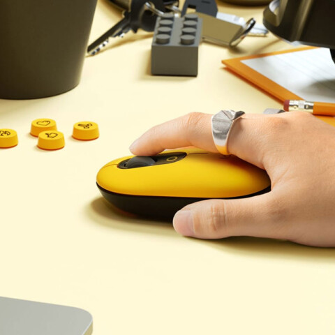 mouse logitech POP dipakai di meja