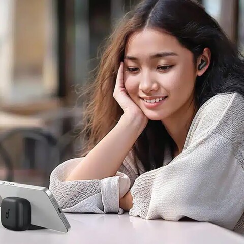 tws anker soundcore r50i lifestyle