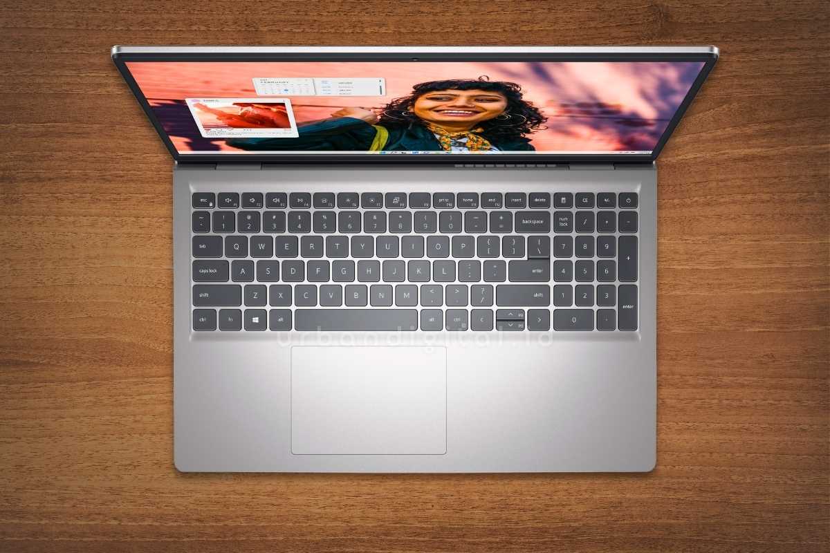 DELL Inspiron 3530