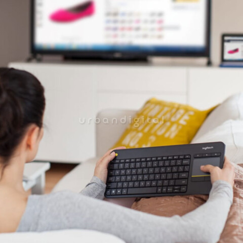 wireless keyboard Logitech K400 Plus