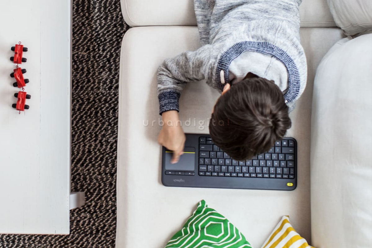 Logitech K400 Plus