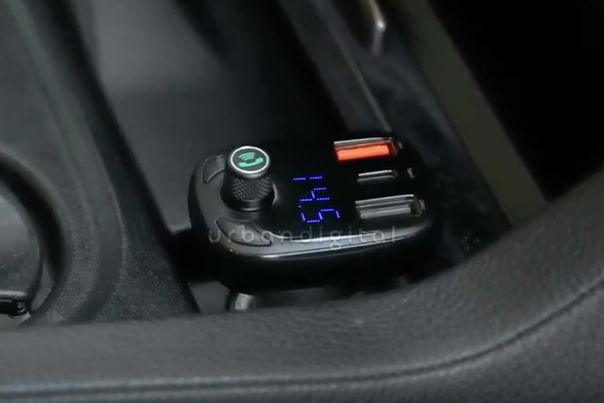 charger mobil Baseus S13