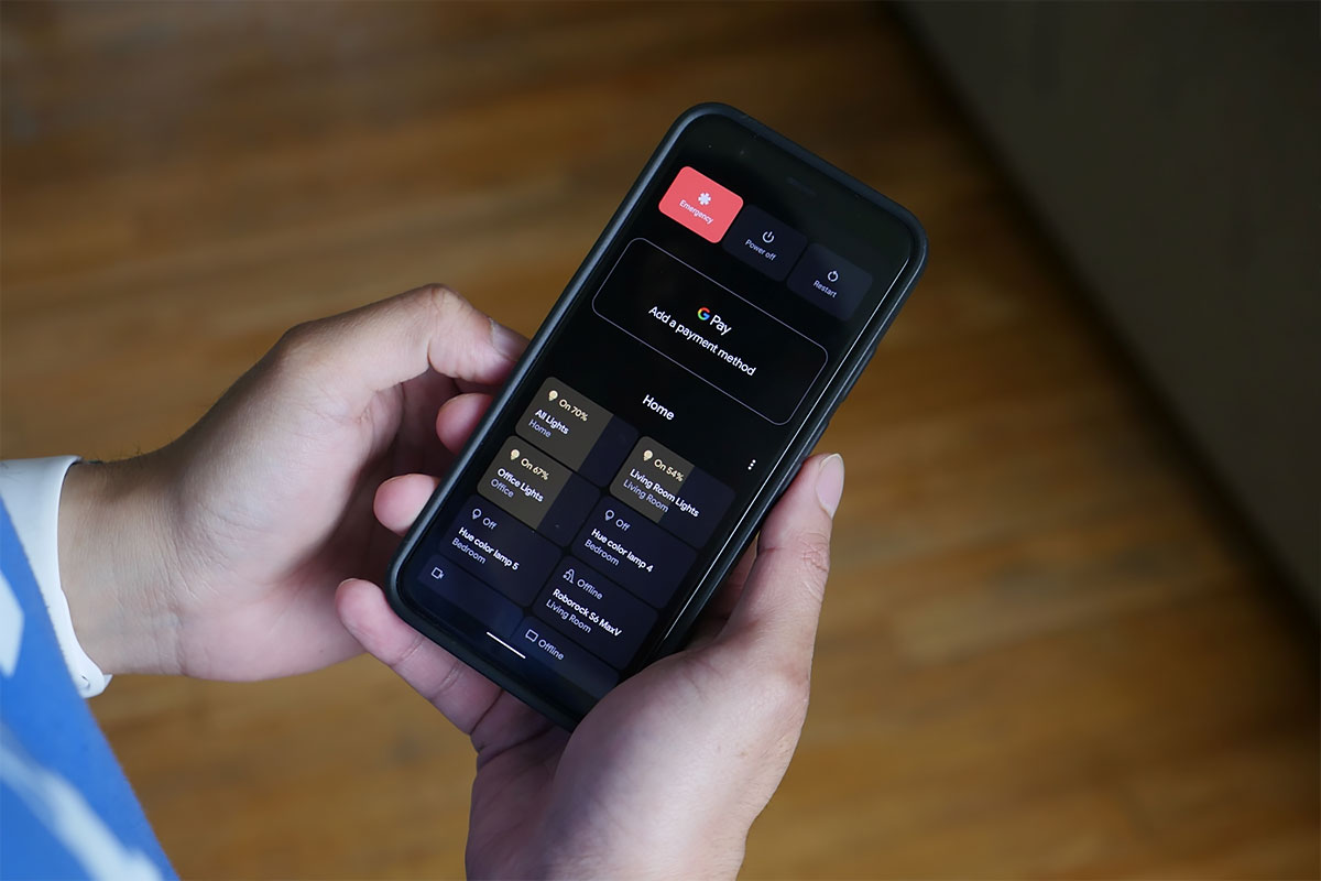 mengatur perangkat smart home dari hp